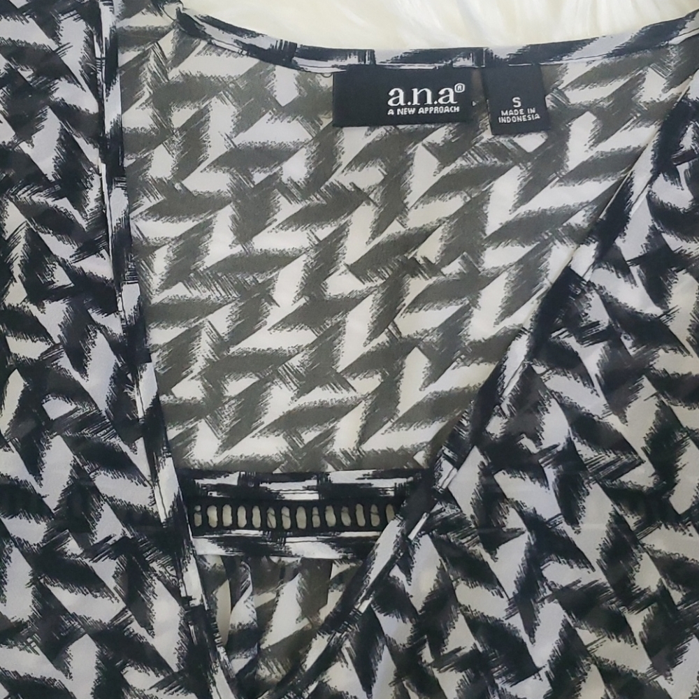 Blouse - Picture 3 of 3
